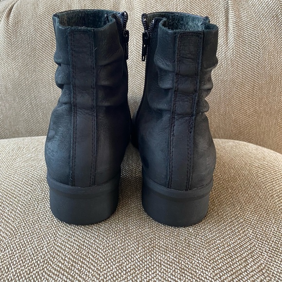 Women’s Bogs Carly Low Waterproof Leather/Suede Boots w/Rubber Soles. Blk, SZ 11 - Picture 4 of 16